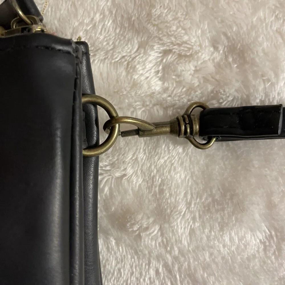 Stone Mountain USA Black Leather Wallet Wristlet 5”x 9” , Soft Smooth Black‎